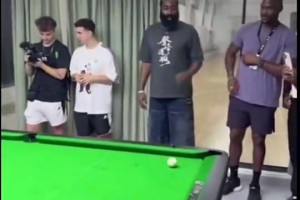 名场面！18岁的王思诺展示丝滑走位，给登哥看得一愣一愣的